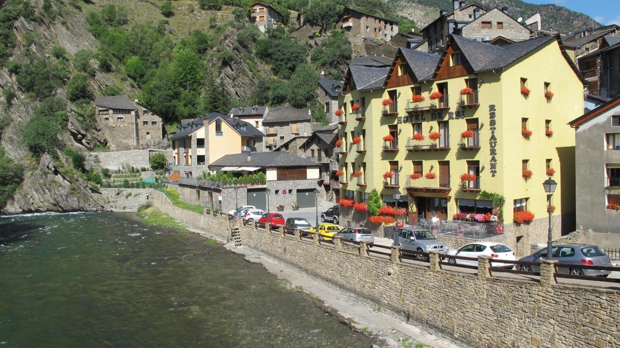 Hotel De Rei Llavorsi Exterior photo