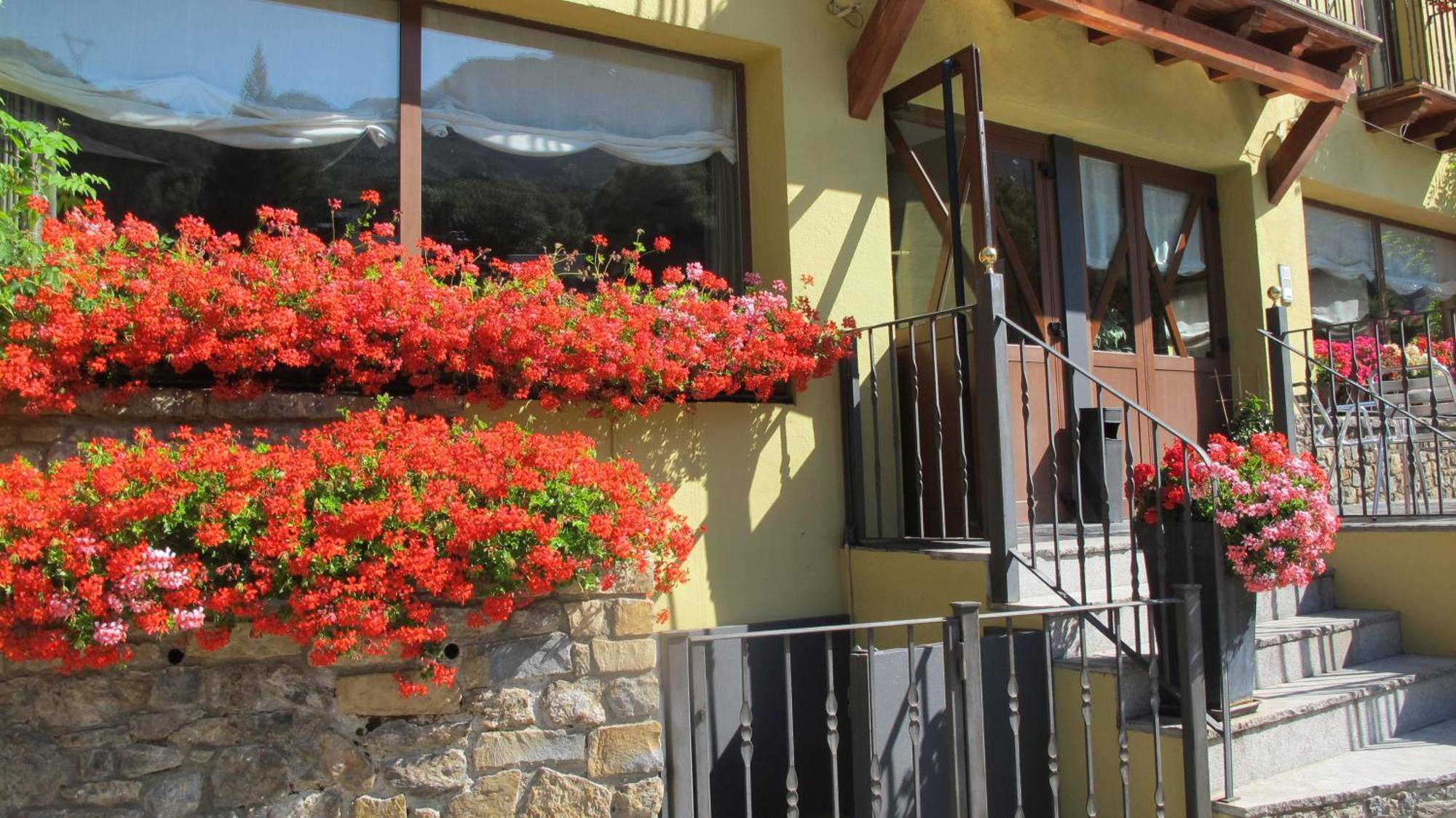 Hotel De Rei Llavorsi Exterior photo