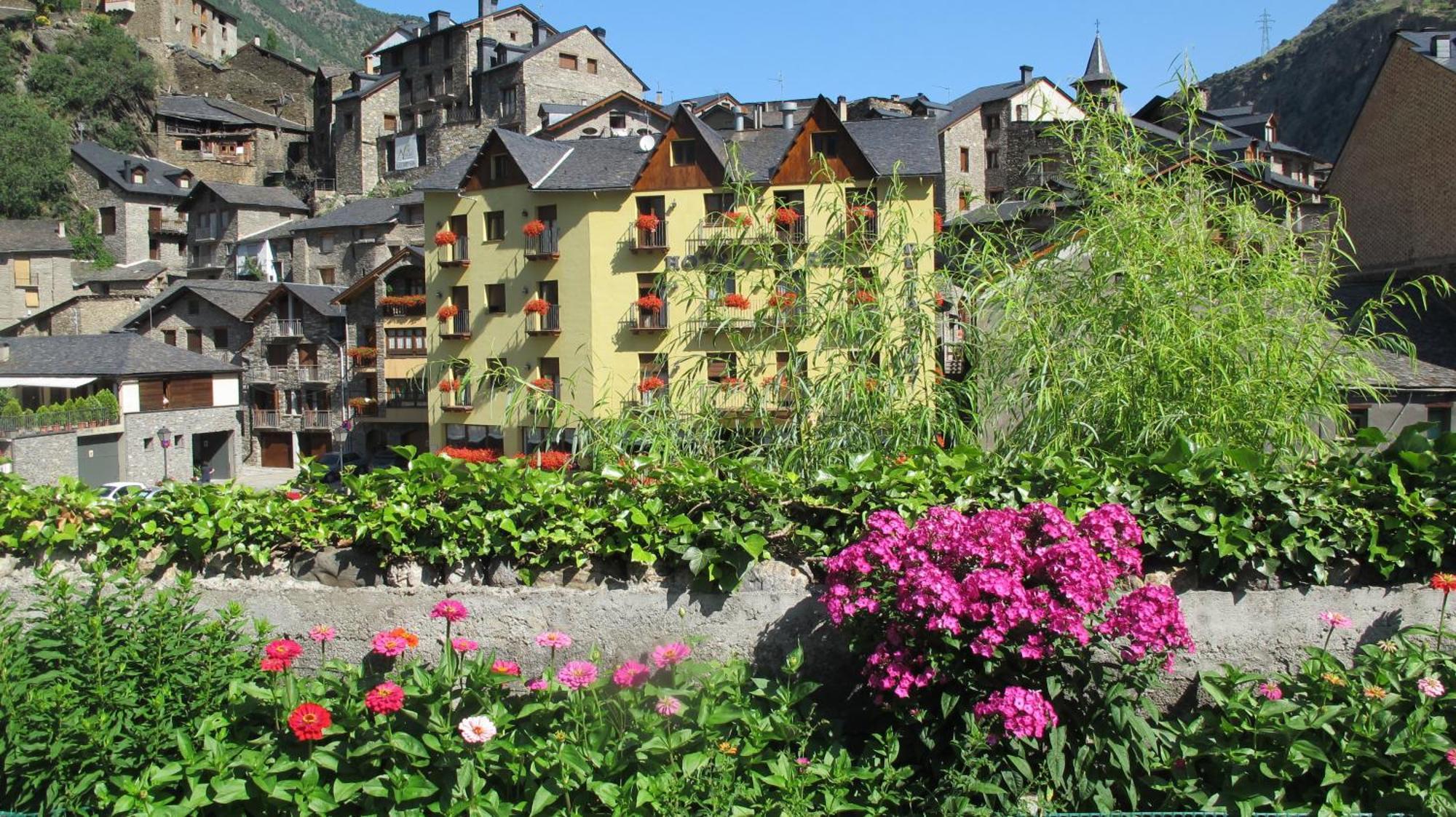 Hotel De Rei Llavorsi Exterior photo